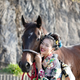 馬と女性